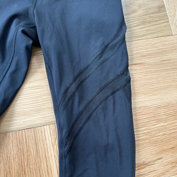Lululemon Wunder Under High-Rise Crop 21" Mesh Cutouts - Picture 4 of 9